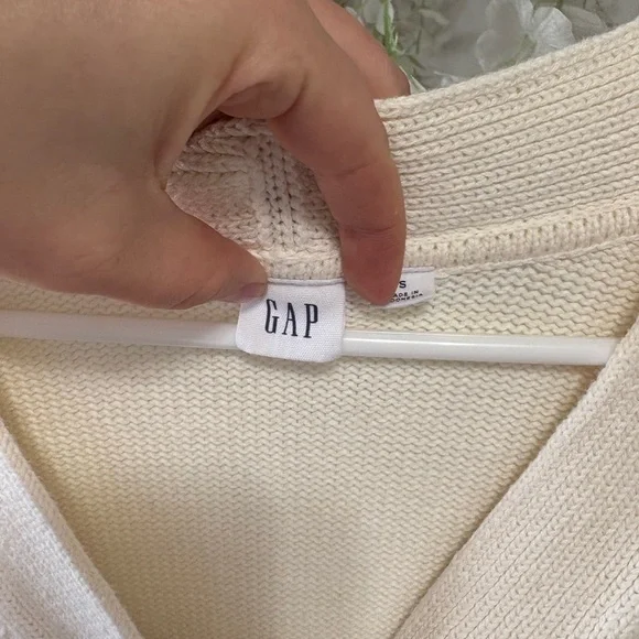 GAP Navy and Cream Button-Up Cardigan - Picture 4 of 9